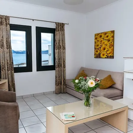 Sunrise Beachfront Apartment *